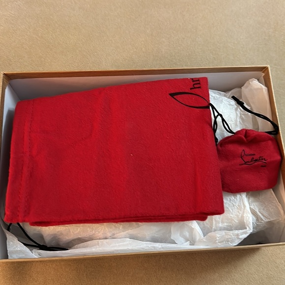 Christian Louboutin Rondaclou 60 Nappa Shiny Platform Sandals - Picture 13 of 15